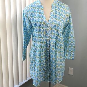 Rock flower paper tunic top, long sleeves. small. Blues and green. Lightweight